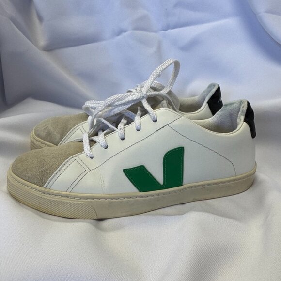 Veja Other - Veja White & Green Kids/Womens Tennis Shoes 5M/7M